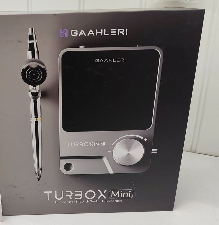 Gaahleri Turbox Mini compressor kit with Seeker 03 airbrush, boxed