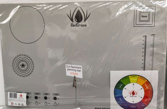 Redgrass cut-resistant painting mat with a colour wheel